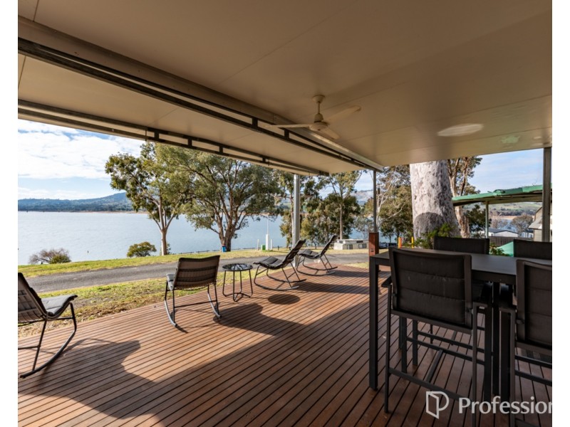 Cabin 68 Lake Hume Tourist Park, Lake Hume Village NSW 3691