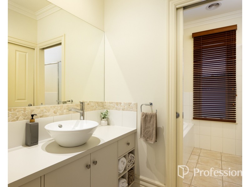 44A Avondale Drive, Wodonga VIC 3690