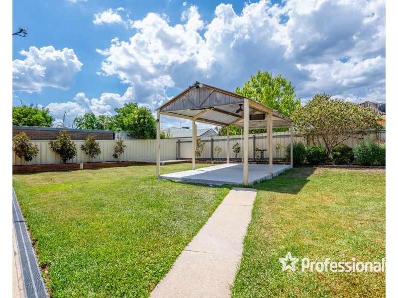 4 Elsa Court, Wodonga VIC 3690