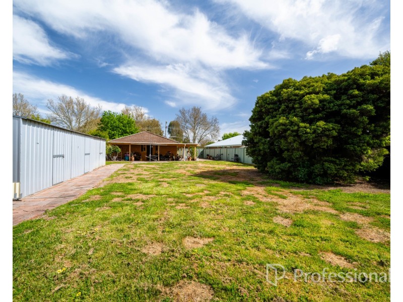 26 Epsom Road, Chiltern VIC 3683