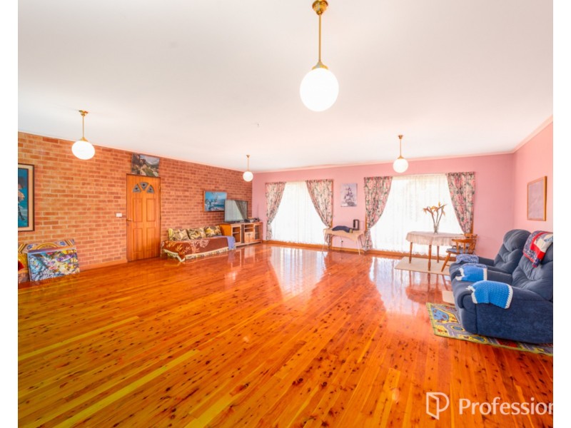 13 Innisfree Drive, West Wodonga VIC 3690