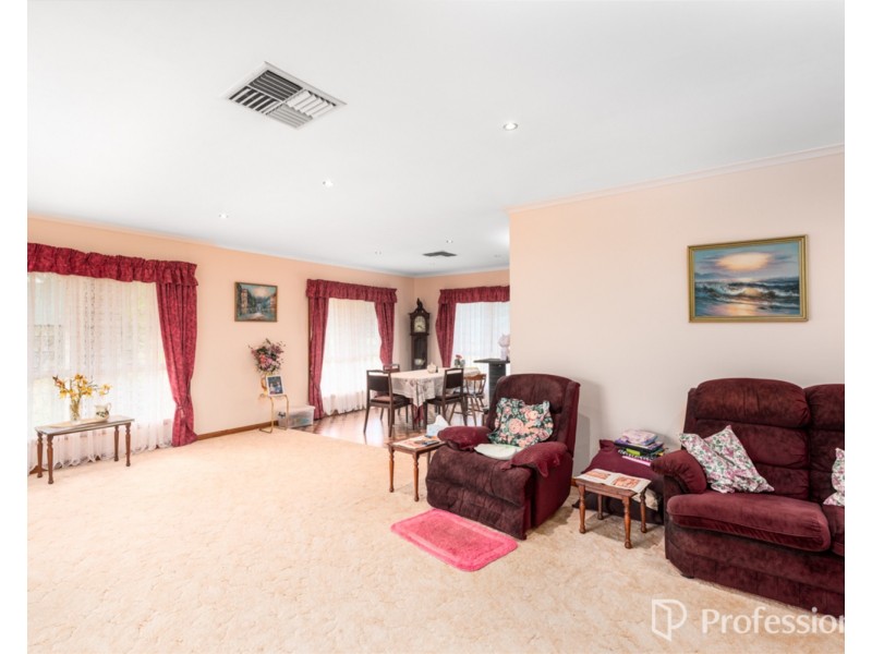 13 Innisfree Drive, West Wodonga VIC 3690