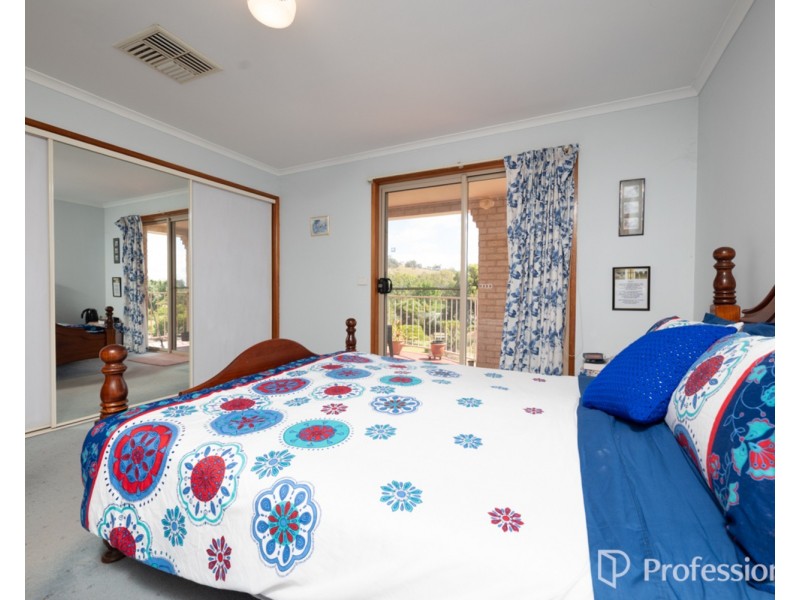 13 Innisfree Drive, West Wodonga VIC 3690