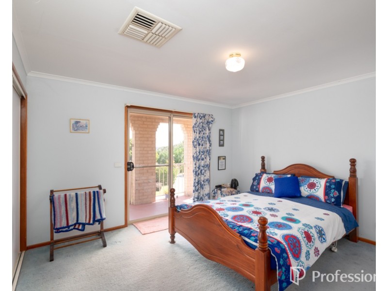 13 Innisfree Drive, West Wodonga VIC 3690