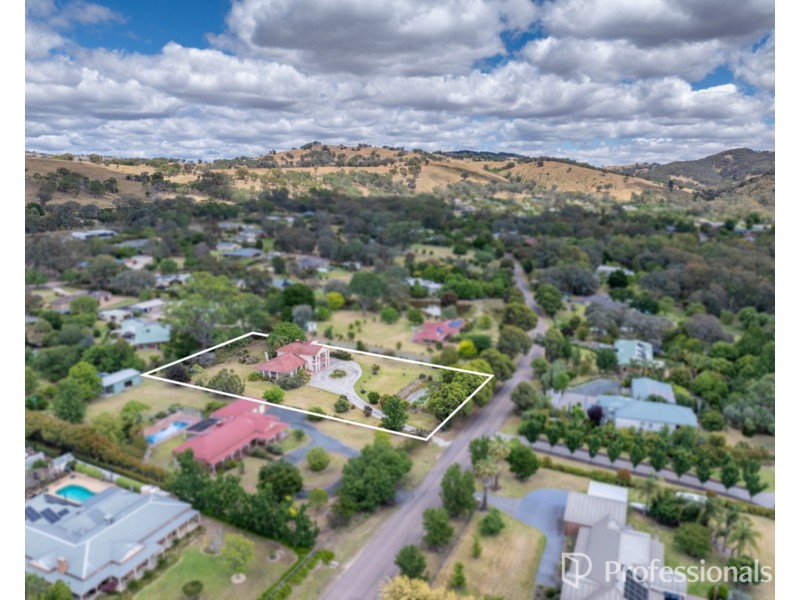 13 Innisfree Drive, West Wodonga VIC 3690
