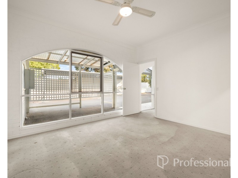 1/320 Lawrence Street, West Wodonga VIC 3690