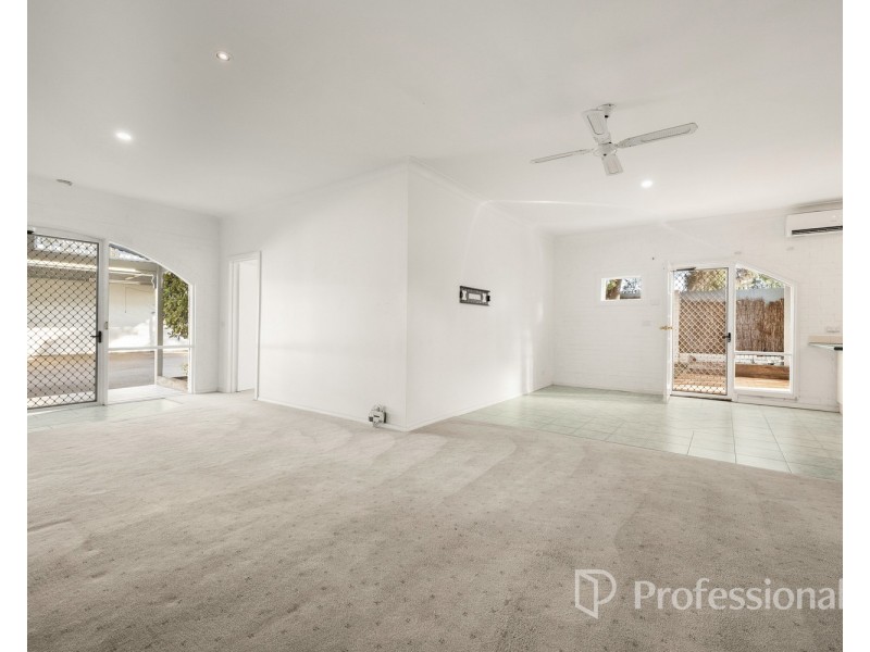 1/320 Lawrence Street, West Wodonga VIC 3690