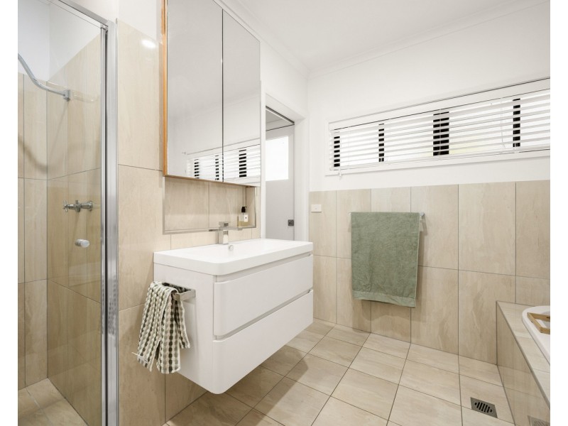 536 Moffat Street, Lavington NSW 2641