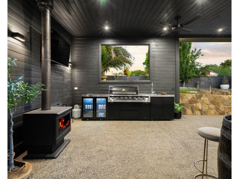 536 Moffat Street, Lavington NSW 2641