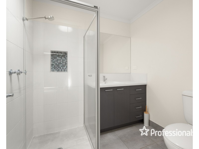 9 Loch Court, Thurgoona NSW 2640