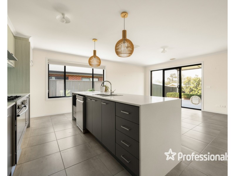 9 Loch Court, Thurgoona NSW 2640