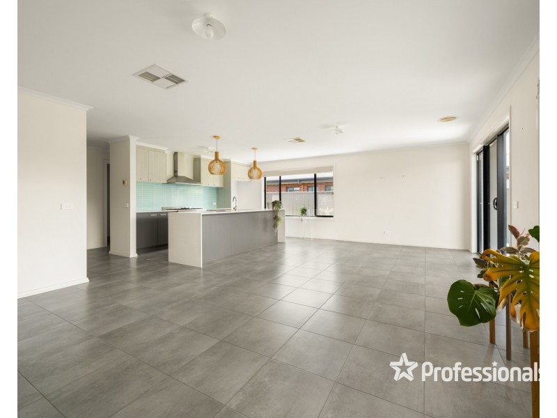 9 Loch Court, Thurgoona NSW 2640