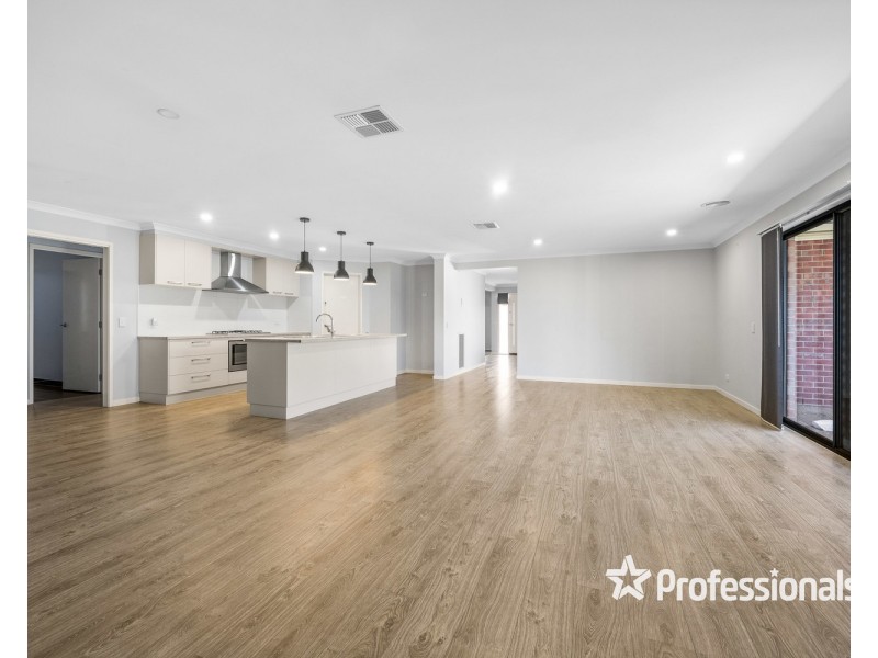 8 Strickland Street, Killara VIC 3691