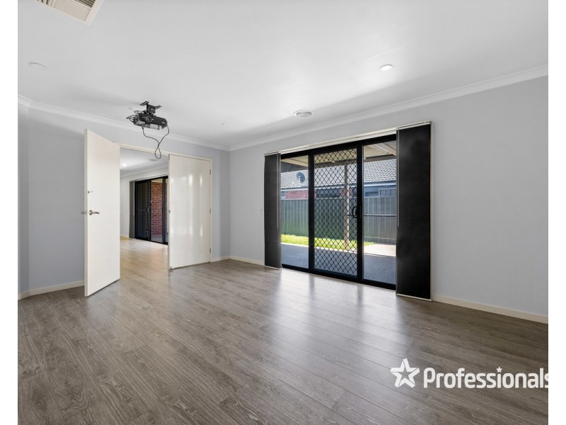 8 Strickland Street, Killara VIC 3691