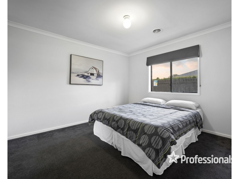 8 Strickland Street, Killara VIC 3691