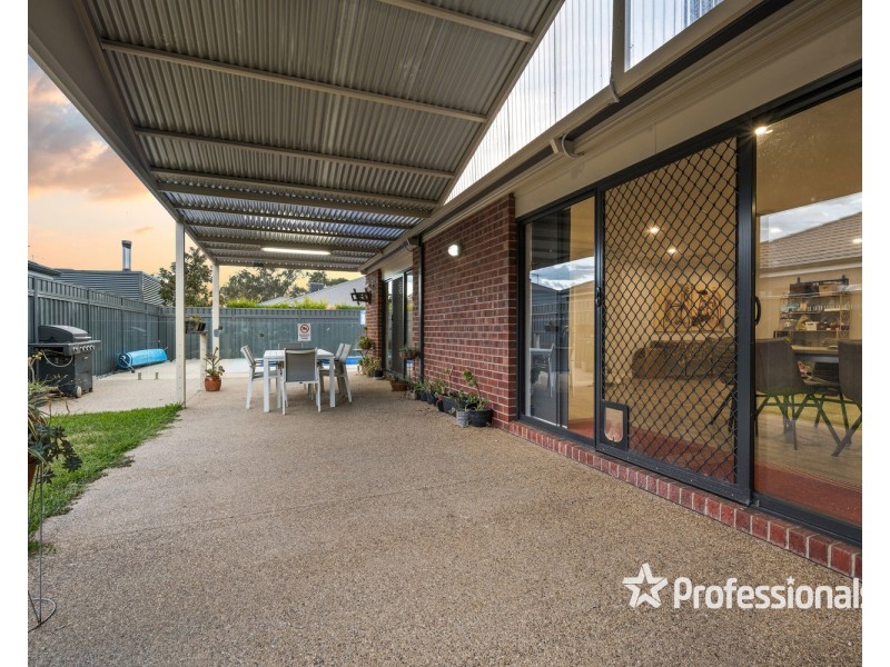 8 Strickland Street, Killara VIC 3691