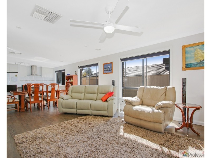 33 Victoria Cross Parade, Wodonga VIC 3690