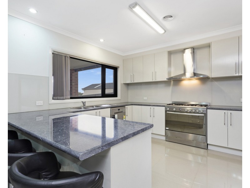 33 Silky Oak Avenue, Wodonga VIC 3690