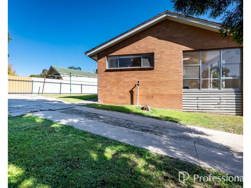 8 Melrose Drive, Wodonga VIC 3690
