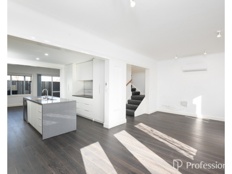 2/76 Charles Street, Wodonga VIC 3690