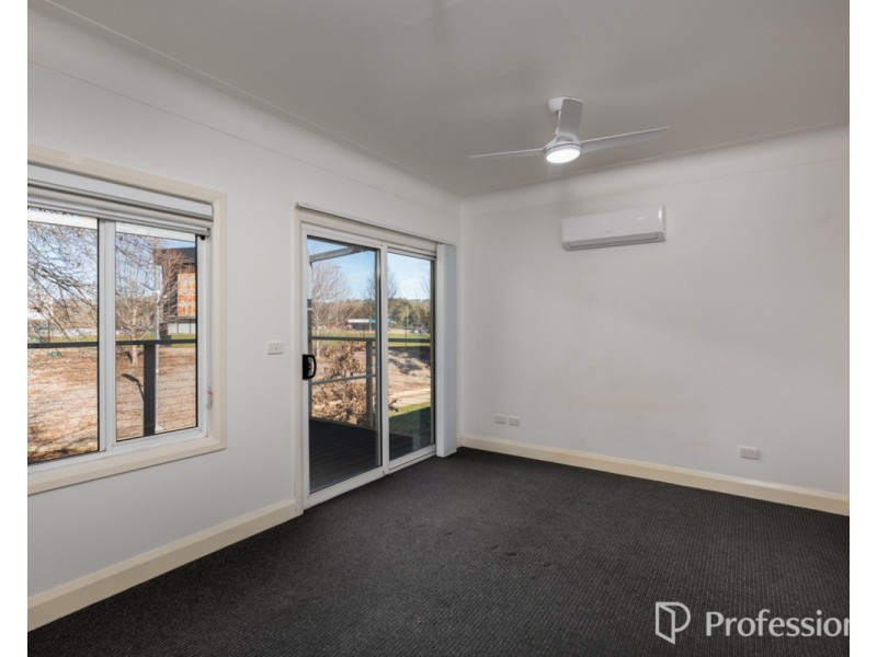 2/76 Charles Street, Wodonga VIC 3690