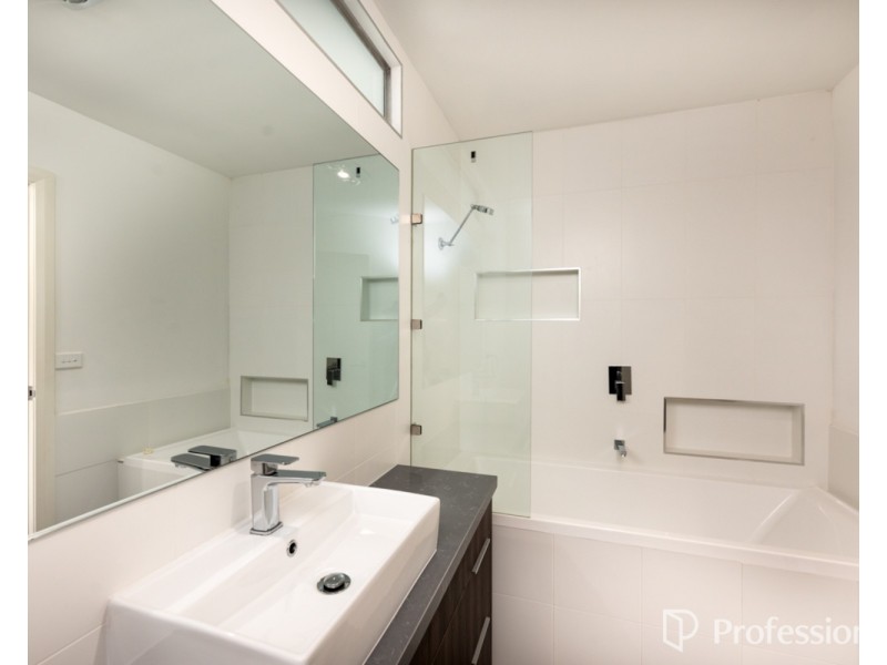 2/76 Charles Street, Wodonga VIC 3690