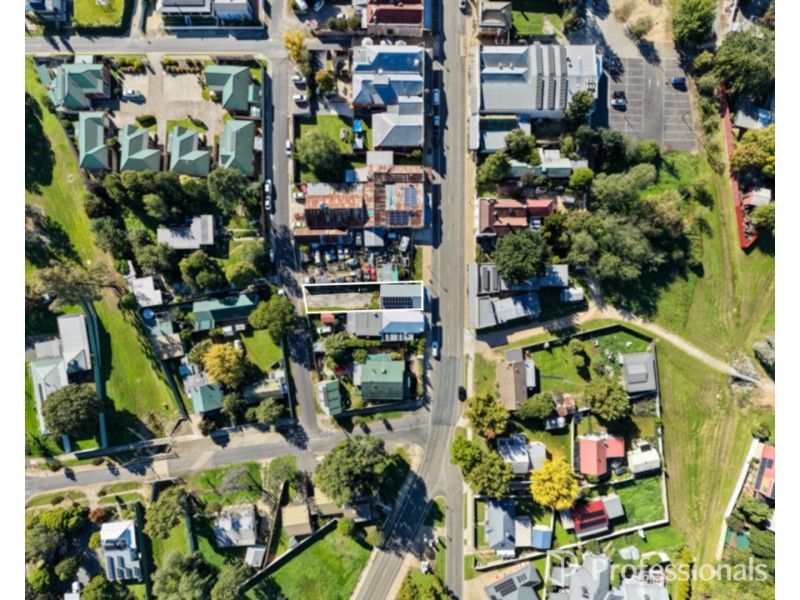 11 Conness Street, Chiltern VIC 3683