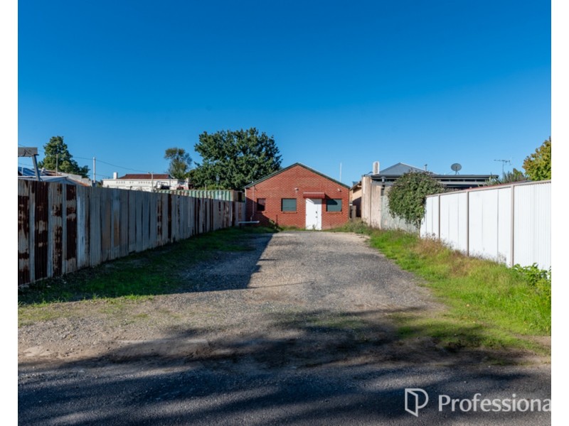 11 Conness Street, Chiltern VIC 3683