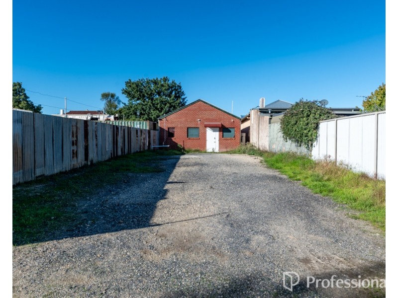 11 Conness Street, Chiltern VIC 3683