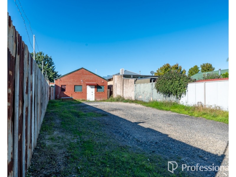 11 Conness Street, Chiltern VIC 3683
