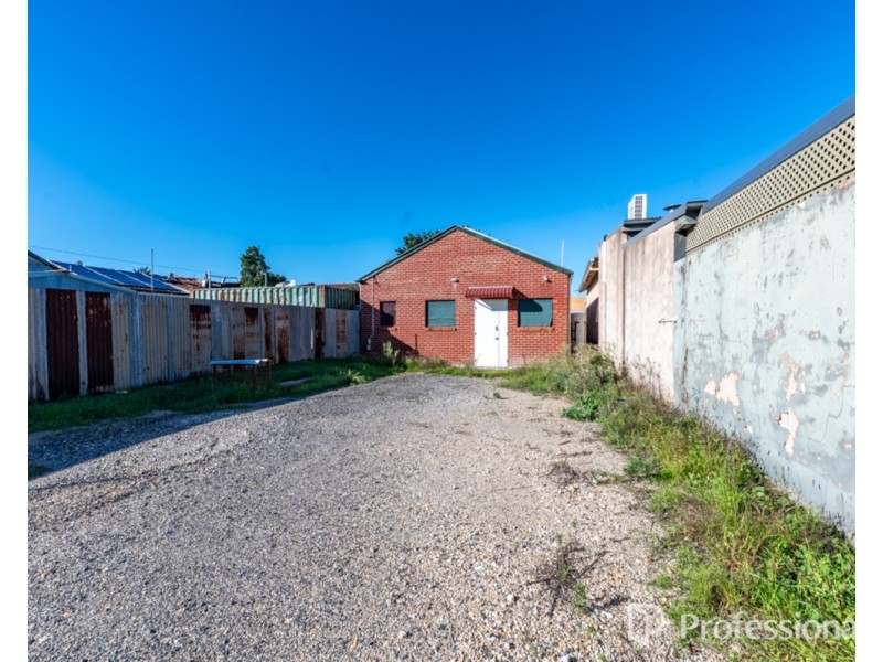 11 Conness Street, Chiltern VIC 3683