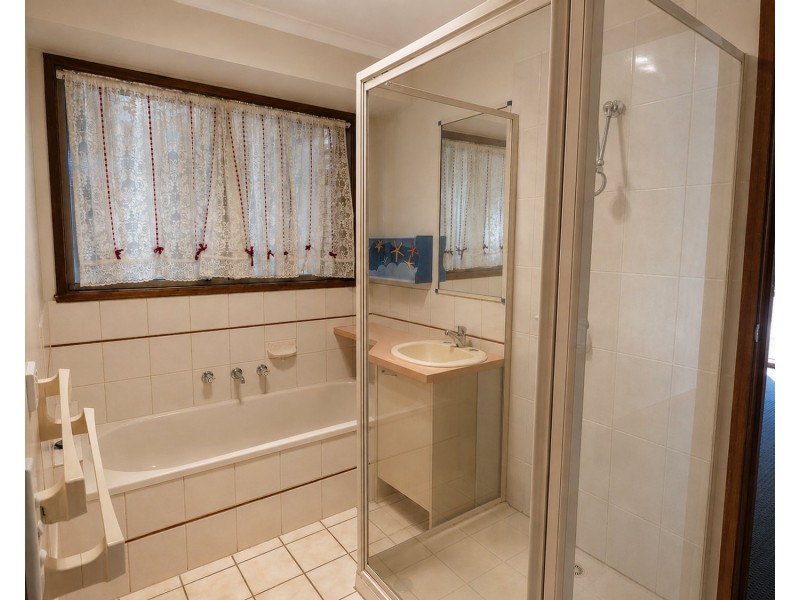 6 David Place, West Wodonga VIC 3690