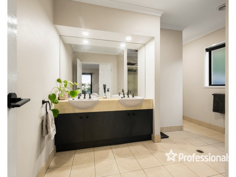 2  Madden Place, West Wodonga VIC 3690