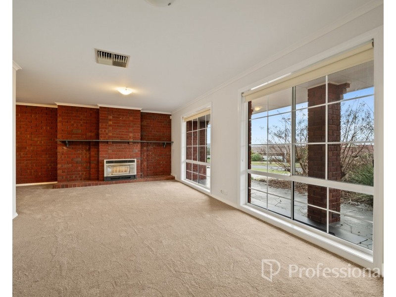 11 Kingfisher Drive, West Wodonga VIC 3690