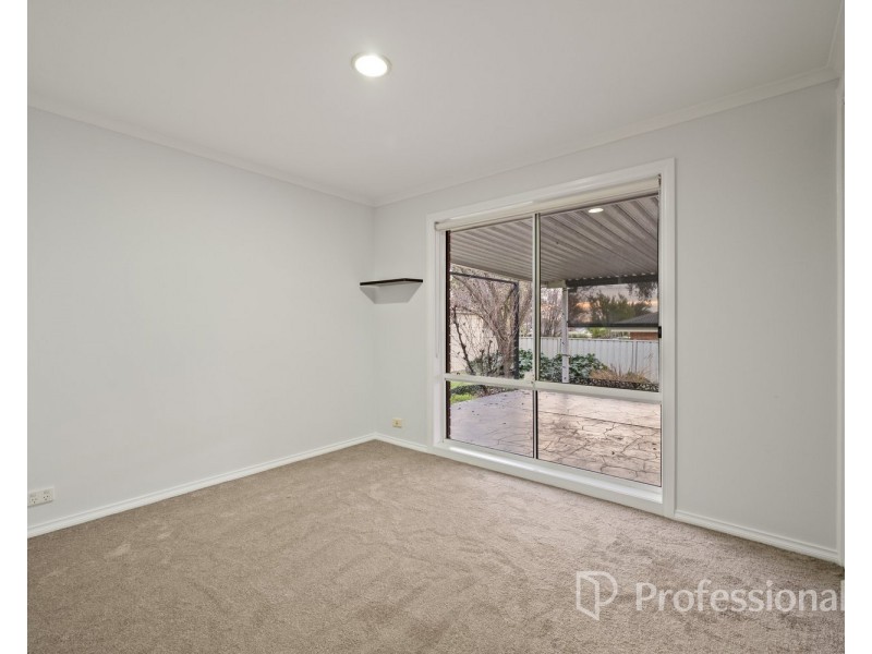 11 Kingfisher Drive, West Wodonga VIC 3690