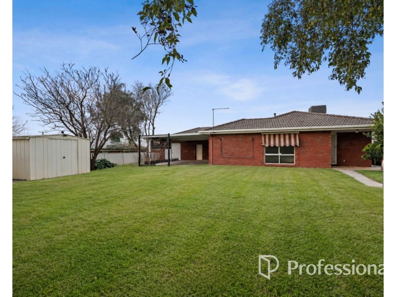11 Kingfisher Drive, West Wodonga VIC 3690
