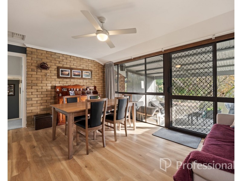 18 Cook Place, West Wodonga VIC 3690