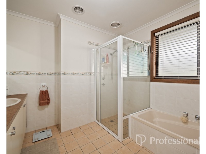 18 Cook Place, West Wodonga VIC 3690