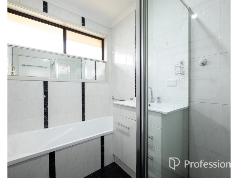 21 Pitmedden Drive, West Wodonga VIC 3690
