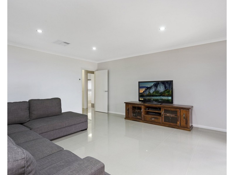 33 Silky Oak Avenue, Wodonga VIC 3690