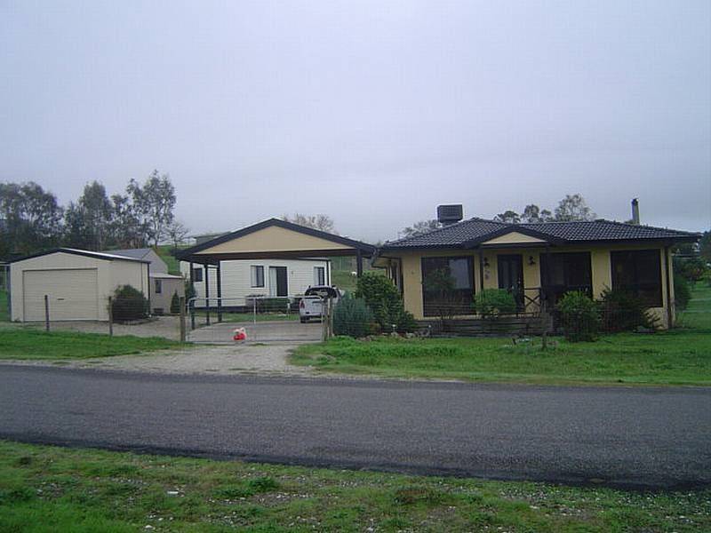 4 Michelle Drive, Kiewa VIC 3691