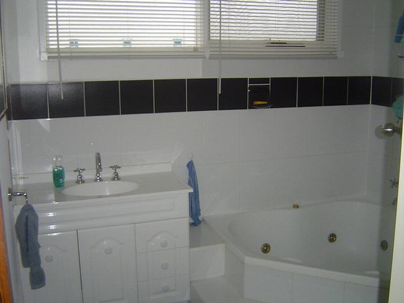 4 Michelle Drive, Kiewa VIC 3691