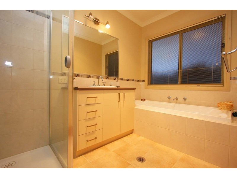 Table Top NSW 2640
