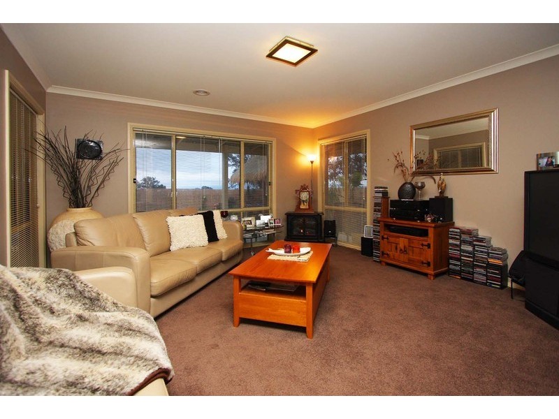 Table Top NSW 2640