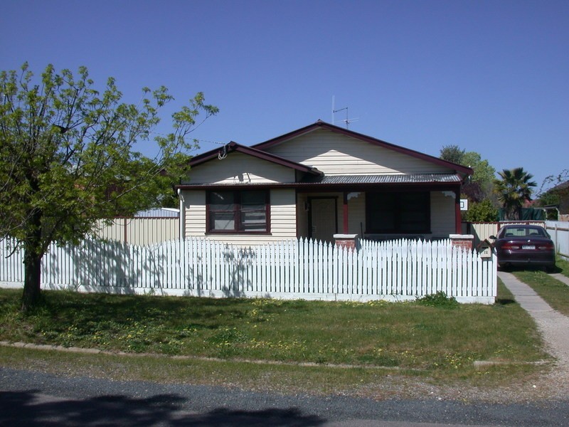 12 Park Street, Chiltern VIC 3683