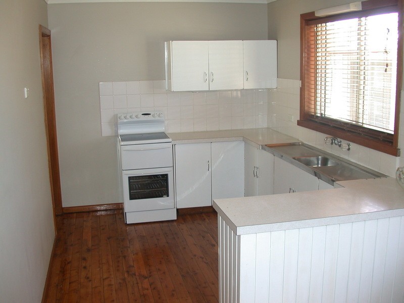 324 Sutherland Street, Lavington NSW 2641