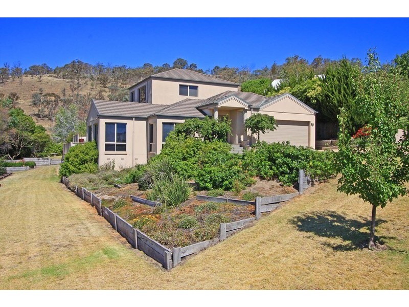 1 Caernarvon Court, Wodonga VIC 3690