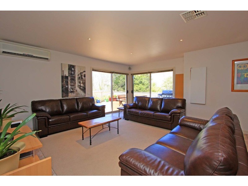 1 Caernarvon Court, Wodonga VIC 3690