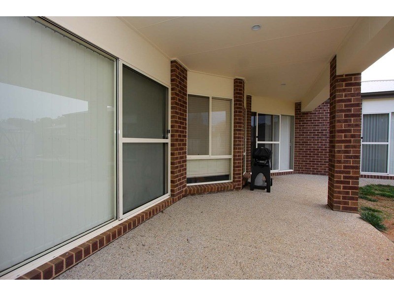 100 Yarralumla Drive, Wodonga VIC 3690
