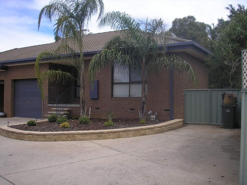 3/8 Page Court, Wodonga VIC 3690